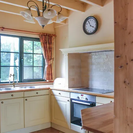 2 Bedroom Cozy In Holiday home